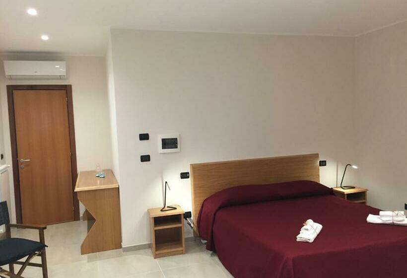 اتاق استاندارد, L' Ammiraglio