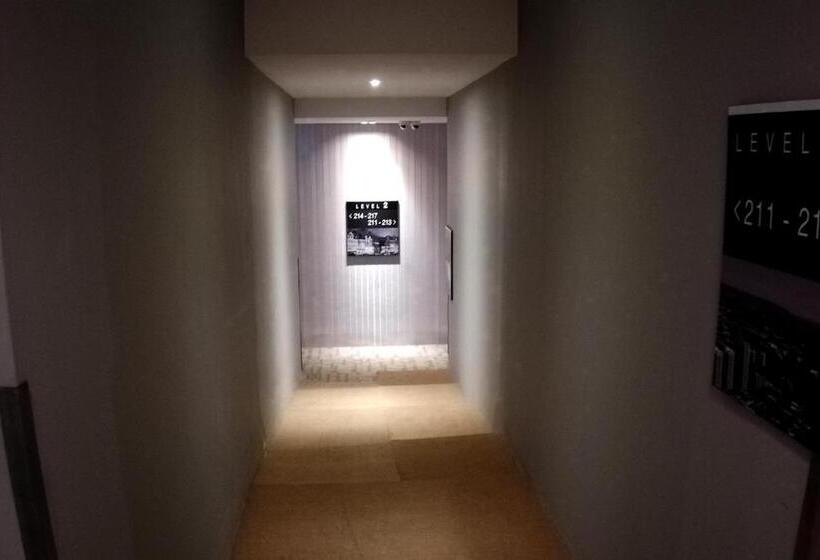 デラックストリプルルーム, The Loftplaza