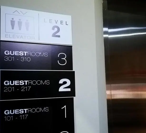 デラックストリプルルーム, The Loftplaza