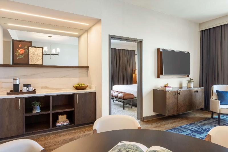 デラックスルーム, The Loftplaza