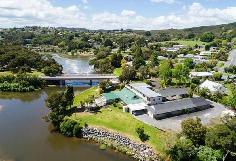 스위트, Riverside Lodge Paihia