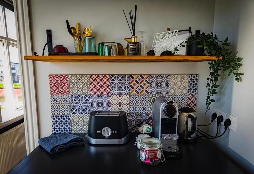 سوئیت جونیور با چشمانداز کوهستان, Guesthouse Hóll