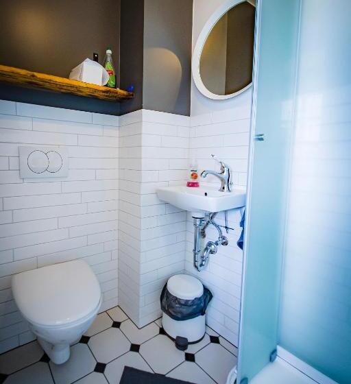 سوئیت جونیور با چشمانداز کوهستان, Guesthouse Hóll