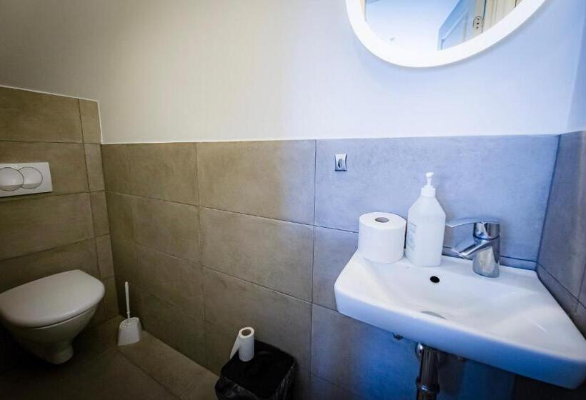 اتاق استاندارد, Guesthouse Hóll