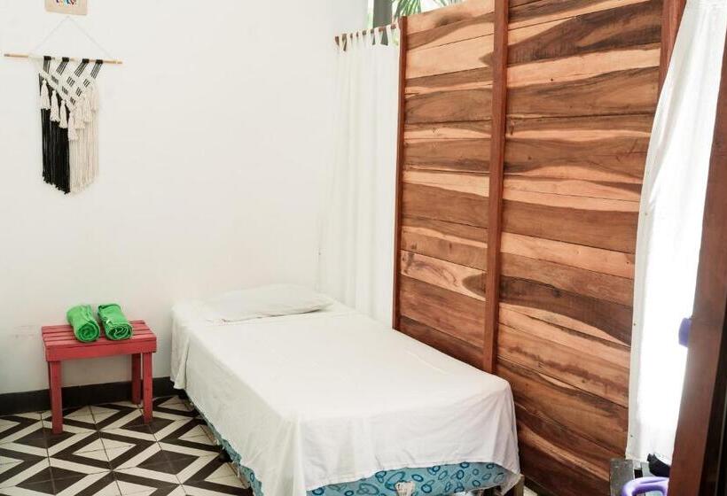 اتاق استاندارد, Hostal Azul