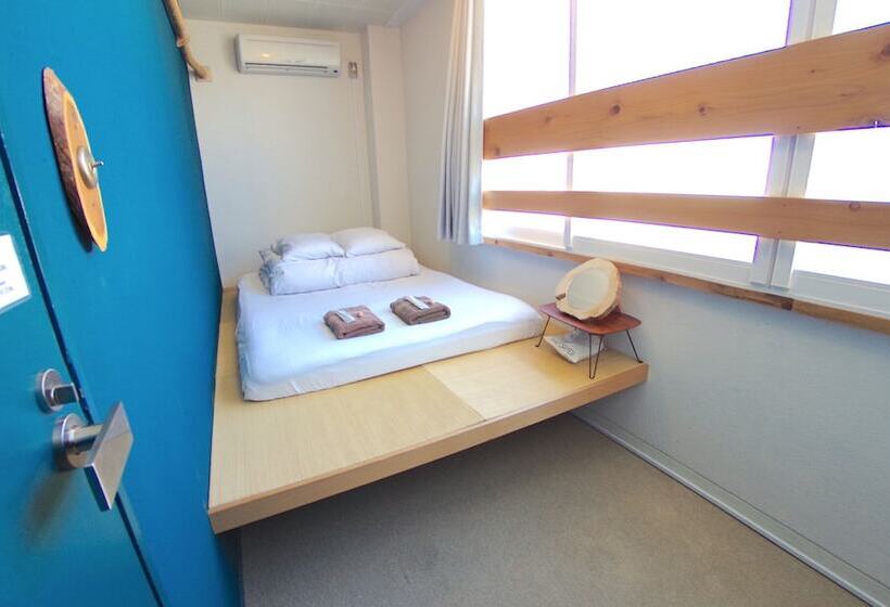 Номер Стандарт, Hostel 1889