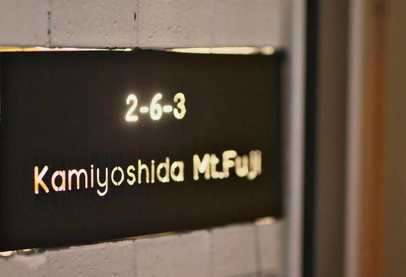 Семейное Студио, Hostel 1889