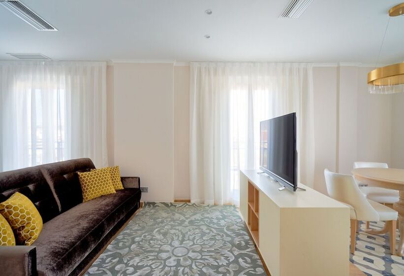 阁楼房, Tandem Soho Suites