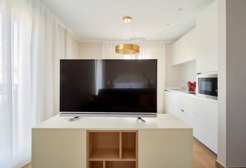 阁楼房, Tandem Soho Suites