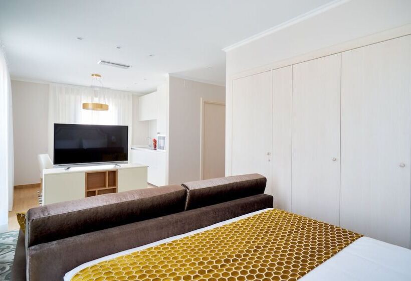 阁楼房, Tandem Soho Suites