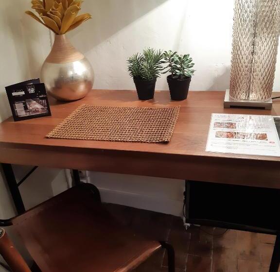 סוויטת ג'וניור, Hôtel Le Patio De Sophie