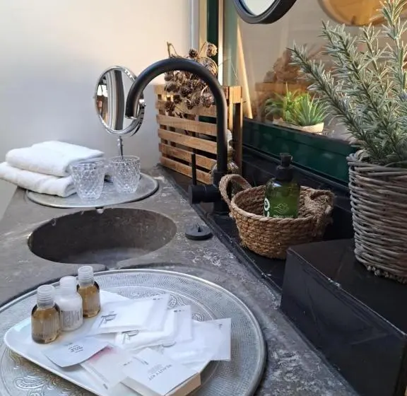 バルコニー付きデラックスルーム, Hôtel Le Patio De Sophie