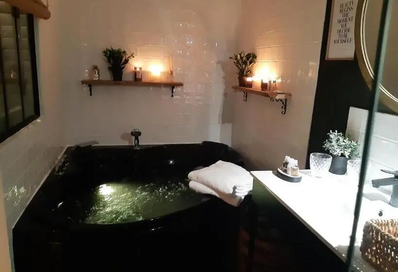 デラックススイート, Hôtel Le Patio De Sophie