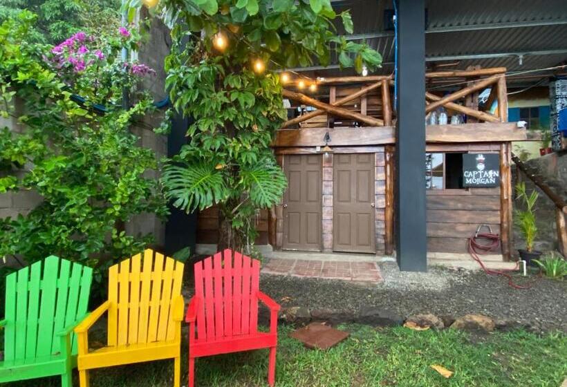 اتاق استاندارد با چشمانداز باغ, Captain Morgan Hostel Lake Coatepeque