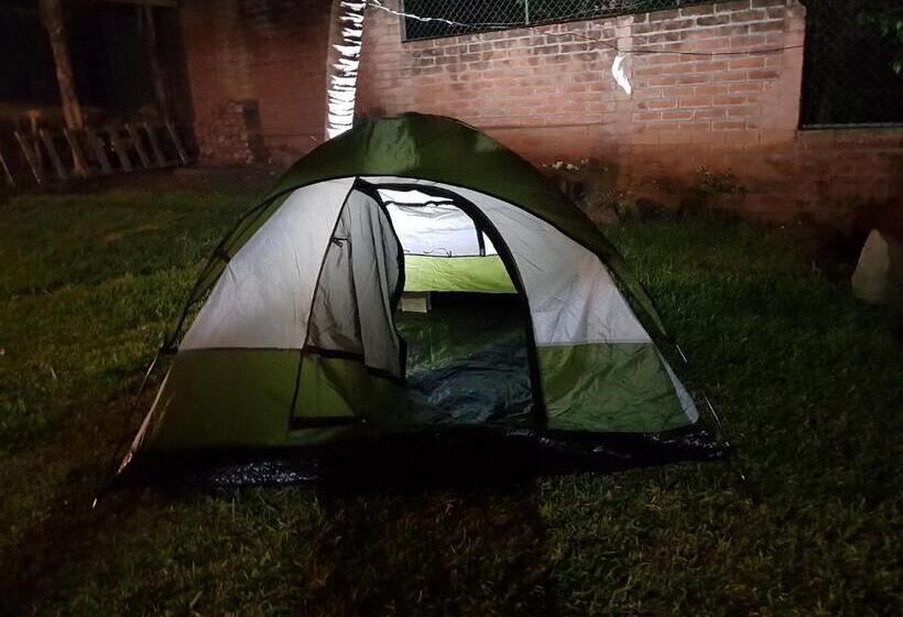 چادر با خدمات رفاهی استاندارد, Captain Morgan Hostel Lake Coatepeque