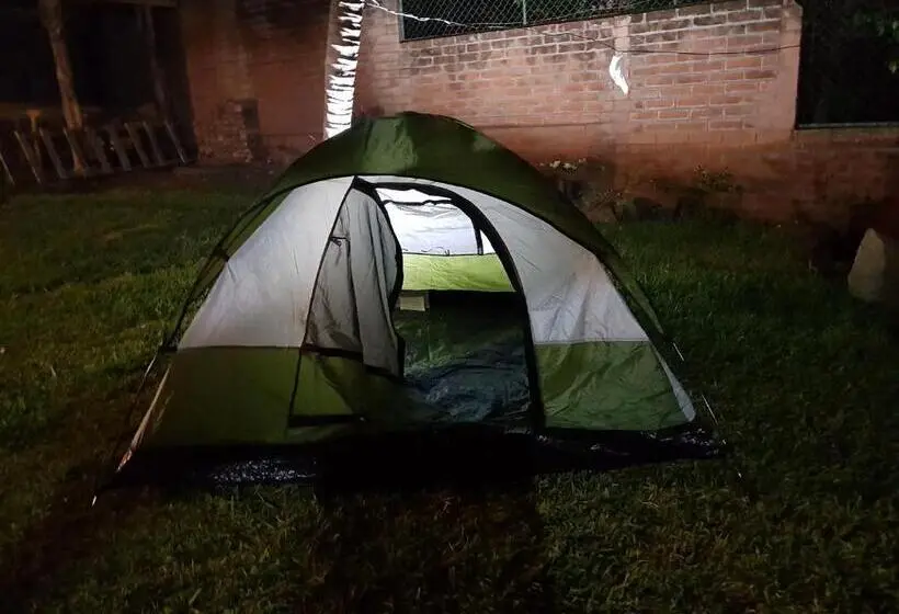 چادر با خدمات رفاهی استاندارد, Captain Morgan Hostel Lake Coatepeque