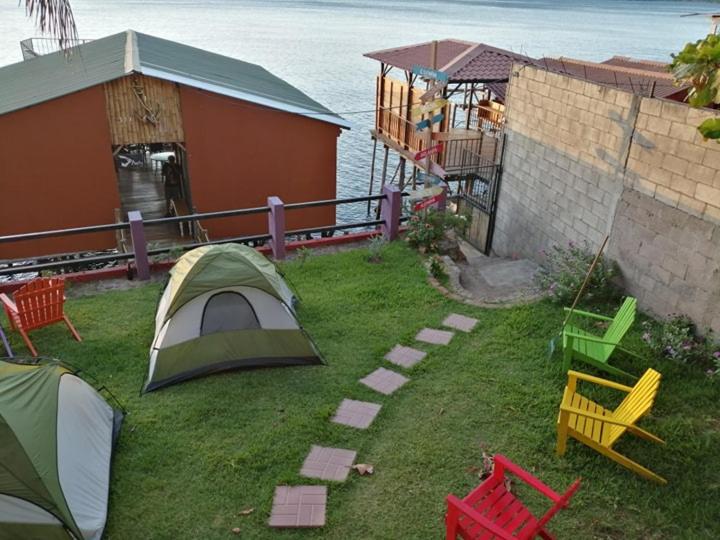 چادر با خدمات رفاهی استاندارد, Captain Morgan Hostel Lake Coatepeque