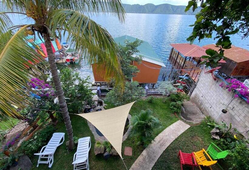 اتاق لوکس با بالکن, Captain Morgan Hostel Lake Coatepeque