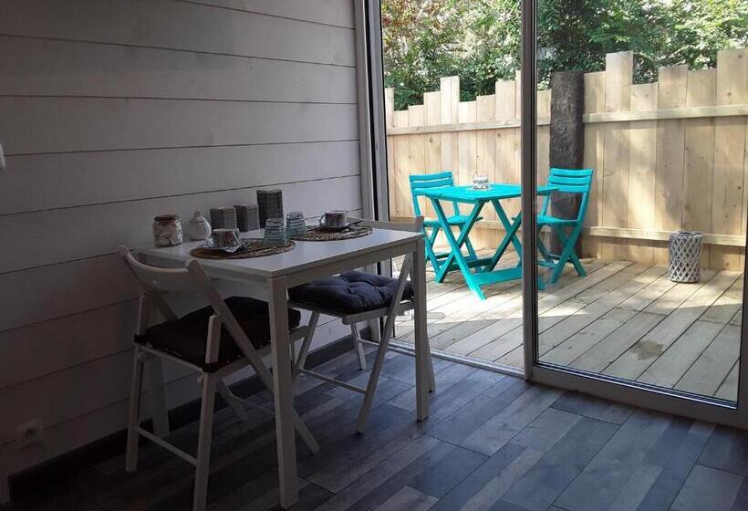 Номер Superior, Les Pieds Dans L Eau