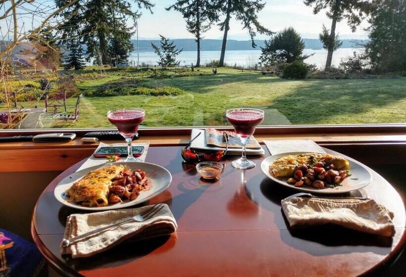 غرفة قياسية, The Bluff On Whidbey