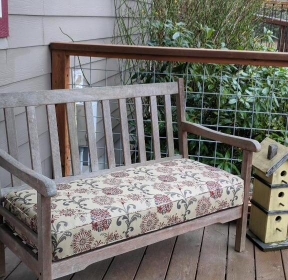 غرفة قياسية, The Bluff On Whidbey