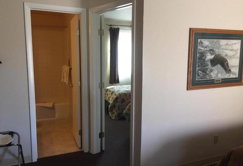 Люкс 2 Спальни, Rocky Mountain Lodge