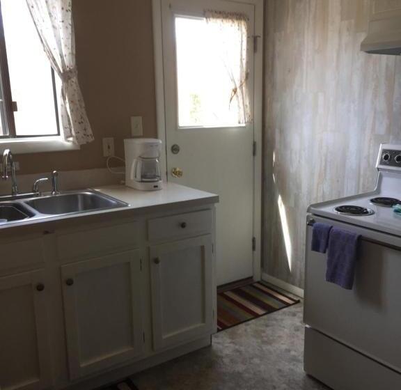 Номер Стандарт с Балконом, Rocky Mountain Lodge