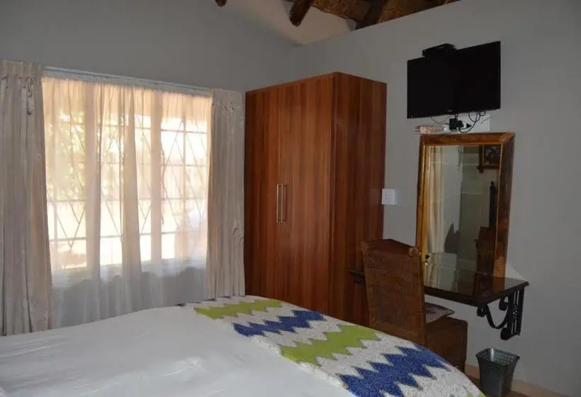 Perhehuone, Jarina Guesthouse