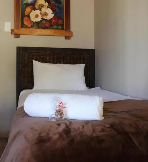 Perhehuone, Jarina Guesthouse