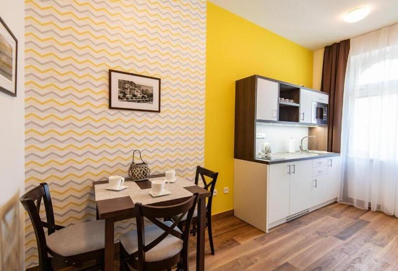 Люкс Повышенной Комфортности, Penzion Vila Slavia