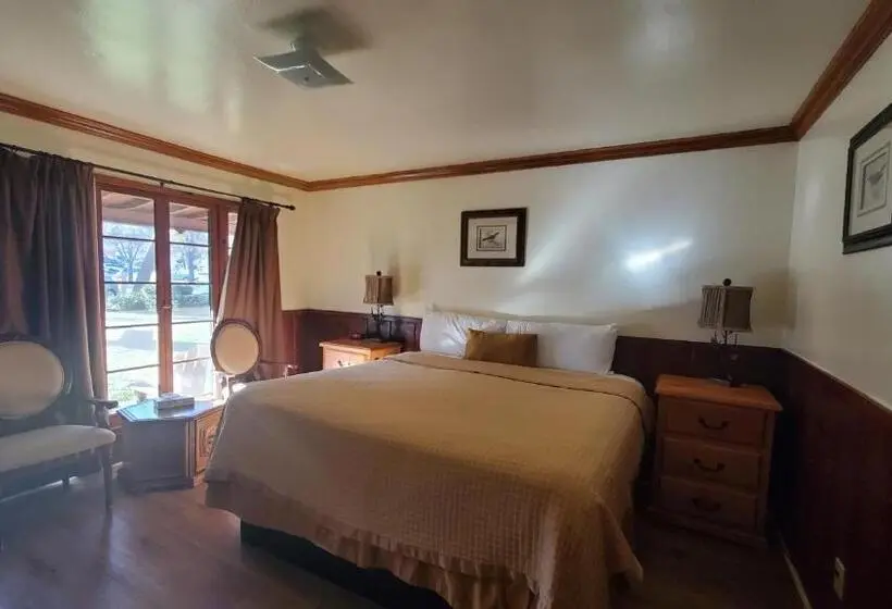 キングサイズベッドのスタンダードルーム, Kernville Inn