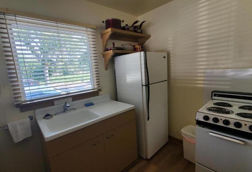 스위트 킹사이즈 침대, Kernville Inn