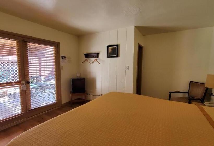 스위트 킹사이즈 침대, Kernville Inn