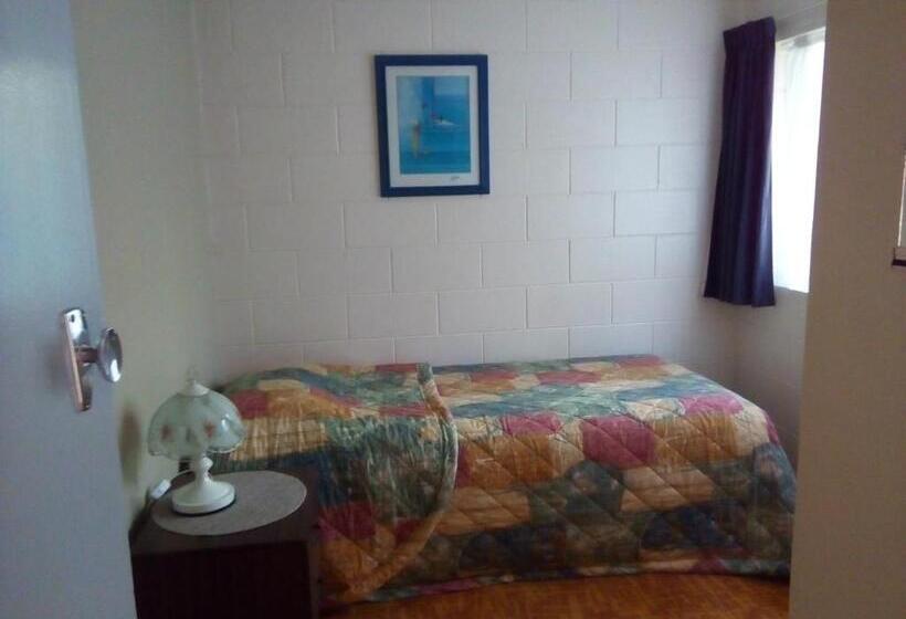 חדר משפחתי דלוקס, Redwood Lodge Motel