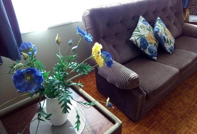 חדר משפחתי דלוקס, Redwood Lodge Motel