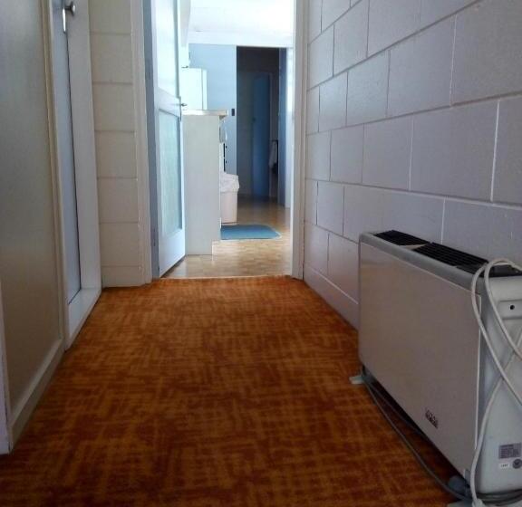 חדר משפחתי דלוקס, Redwood Lodge Motel