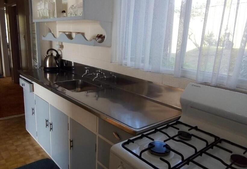 חדר משפחתי דלוקס, Redwood Lodge Motel