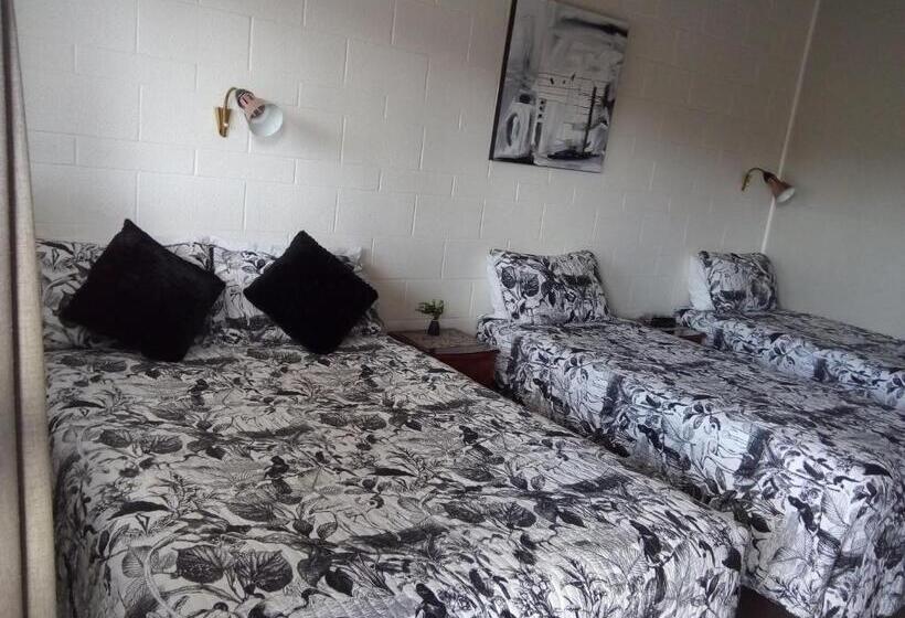 Семейный Четырехместный Номер, Redwood Lodge Motel