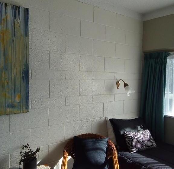 חדר סטנדרט, Redwood Lodge Motel