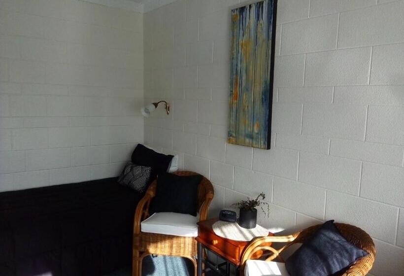 חדר סטנדרט, Redwood Lodge Motel