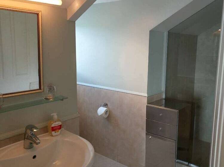 패밀리 룸, Western Springs Villa To Auckland Central Heritage Villa