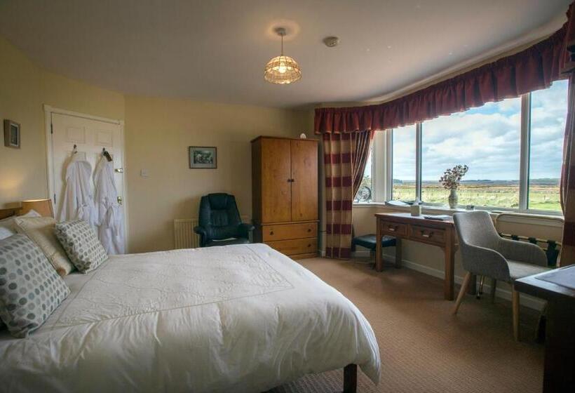 适合残疾人士使用的带超级大床的标准间, The Hawthorns B & B