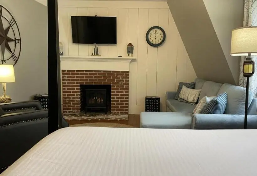 Perhehuone, White Sails Inn