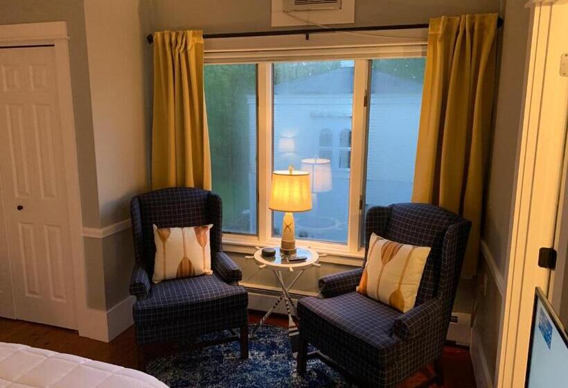 סוויטה דלוקס, White Sails Inn