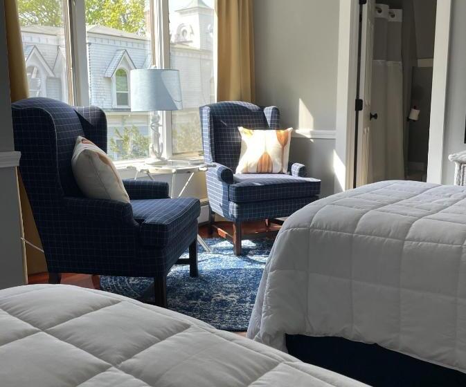 סוויטה דלוקס, White Sails Inn