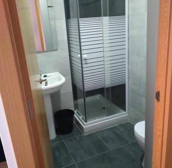 اتاق استاندارد یک نفره, Hostal Gemi