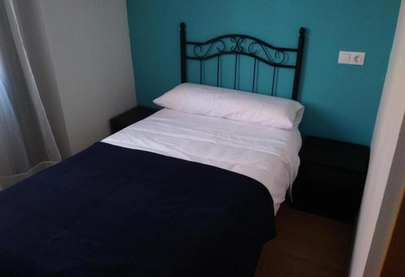 اتاق استاندارد یک نفره, Hostal Gemi