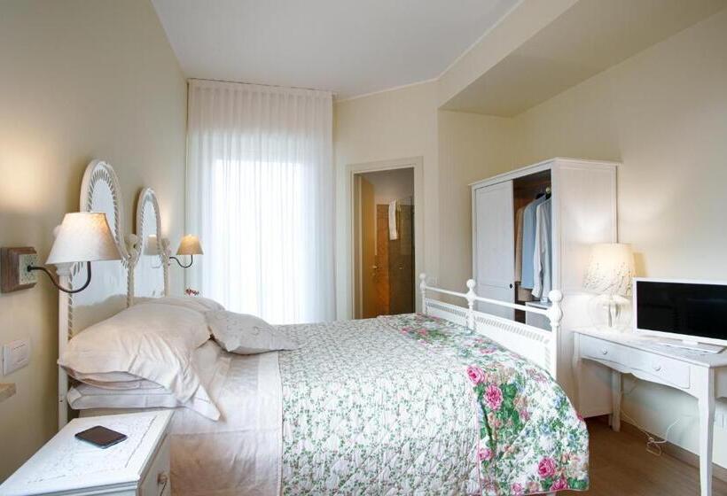 四人高级间, Mon Pays