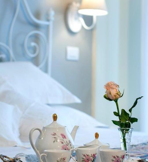 基本三人间, Mon Pays