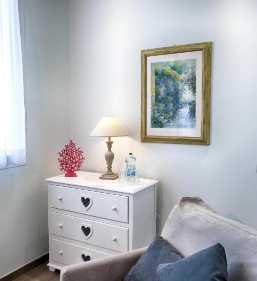 基本三人间, Mon Pays